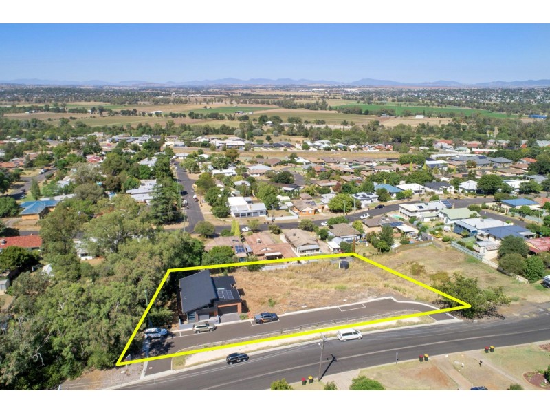 221 Carthage Street, Tamworth NSW 2340