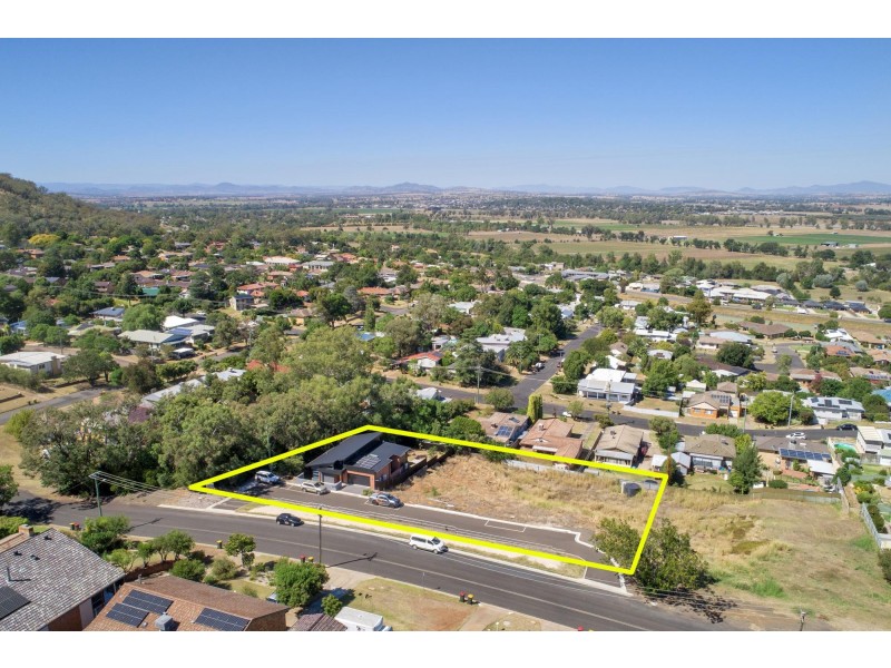 221 Carthage Street, Tamworth NSW 2340