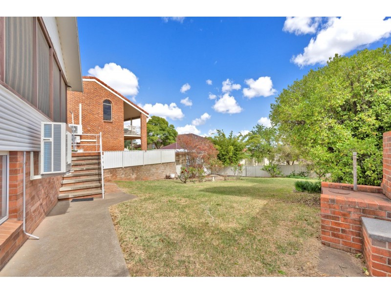 6 Bellevue Crescent, East Tamworth NSW 2340