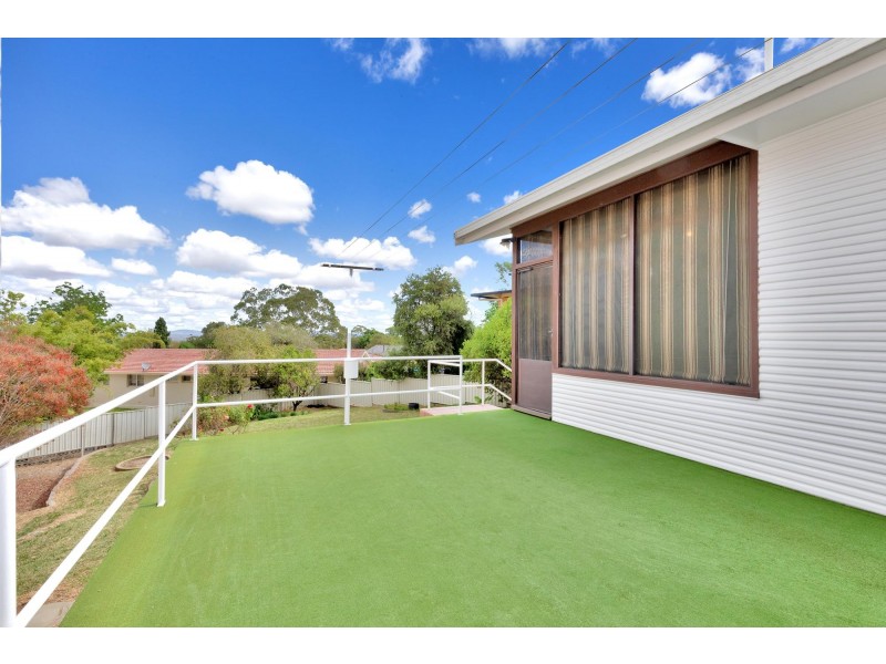 6 Bellevue Crescent, East Tamworth NSW 2340