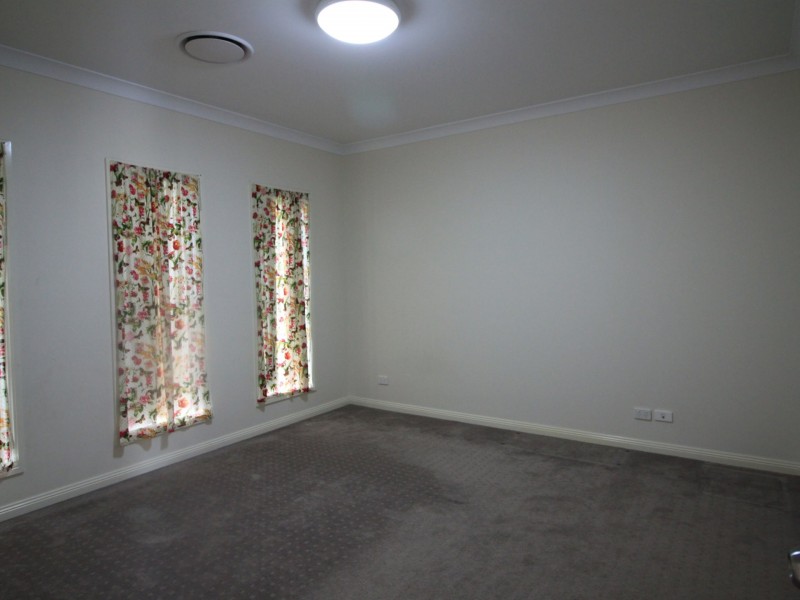 14 Kaputar Close, Tamworth NSW 2340