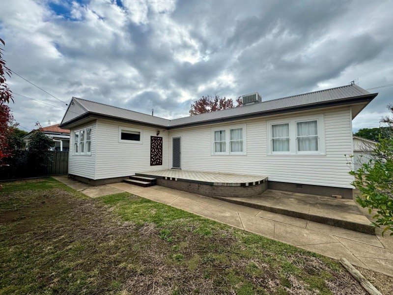 12 Cobley Avenue, South Tamworth NSW 2340