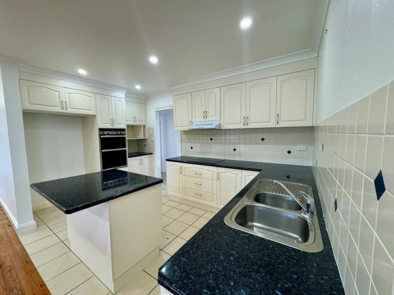 12 Cobley Avenue, South Tamworth NSW 2340