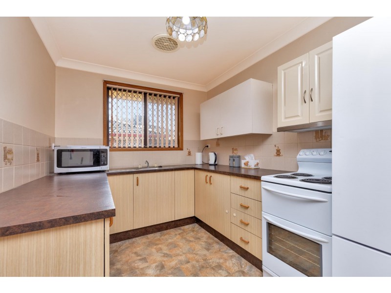 1-2/11 Illoura Street, Tamworth NSW 2340
