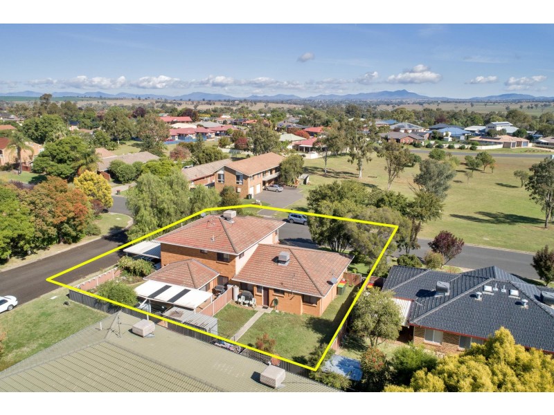 1-2/11 Illoura Street, Tamworth NSW 2340