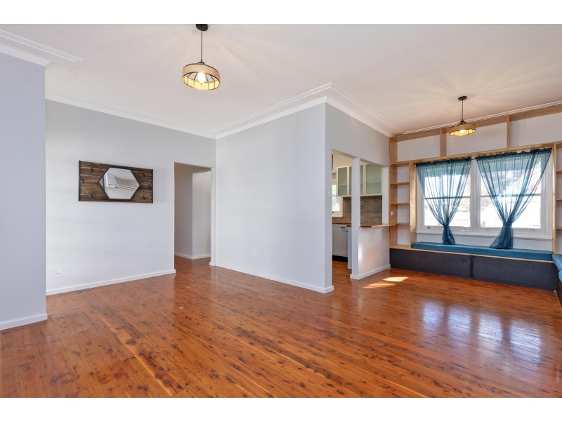10 Baird Crescent, South Tamworth NSW 2340
