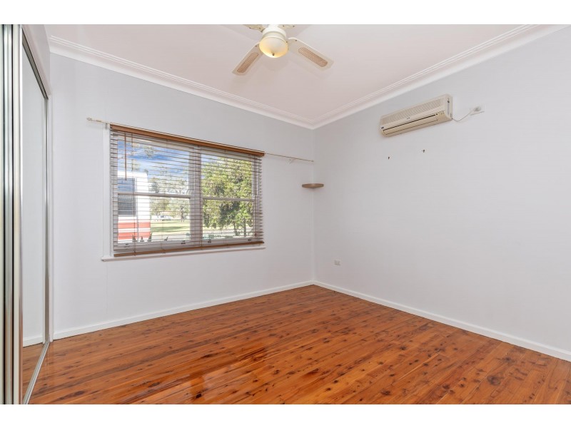 10 Baird Crescent, South Tamworth NSW 2340