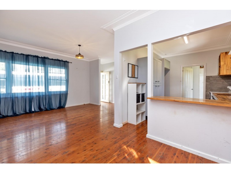 10 Baird Crescent, South Tamworth NSW 2340