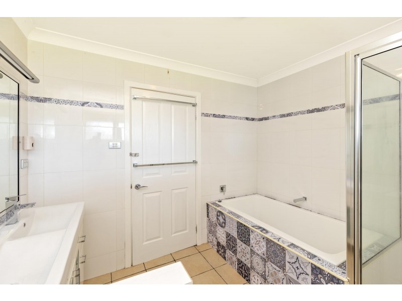 10 Baird Crescent, South Tamworth NSW 2340