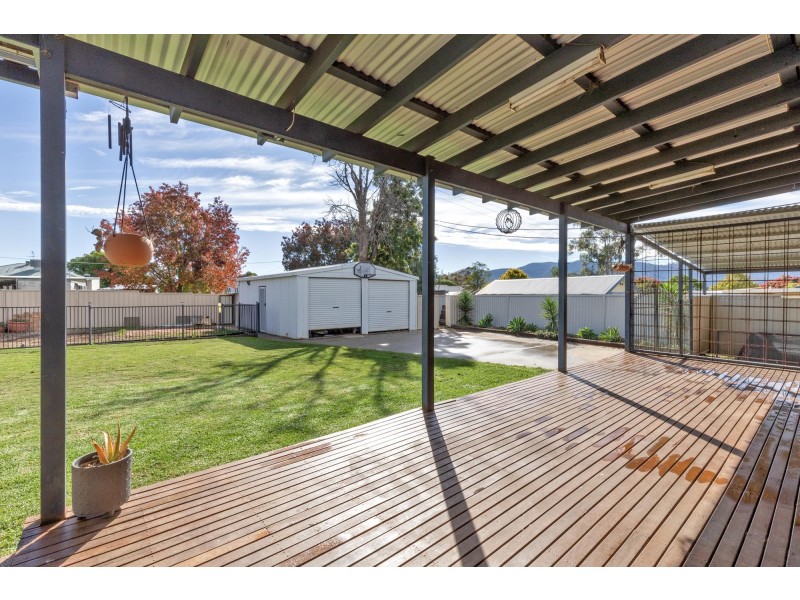 10 Baird Crescent, South Tamworth NSW 2340