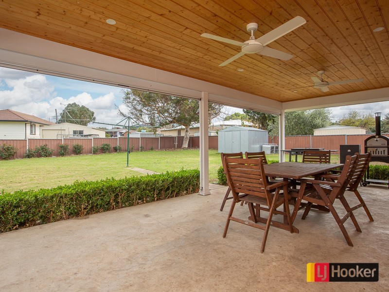 8 Robey Street, Kootingal NSW 2352