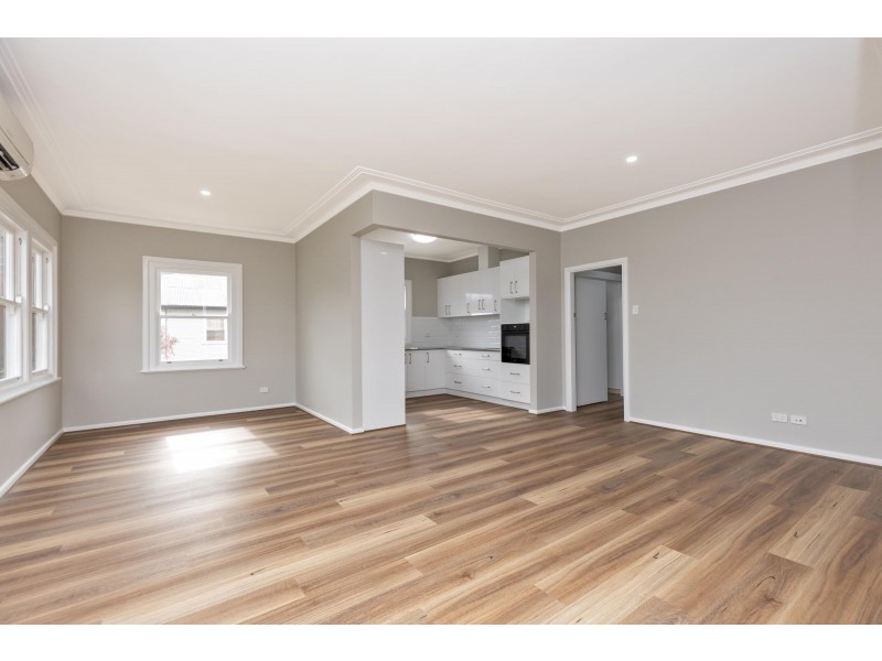 2 Sapphire Crescent, East Tamworth NSW 2340