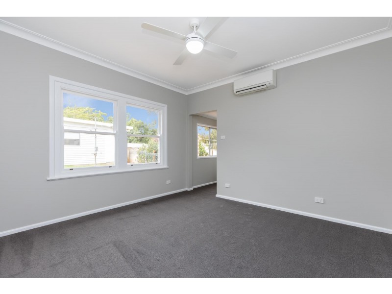 2 Sapphire Crescent, East Tamworth NSW 2340