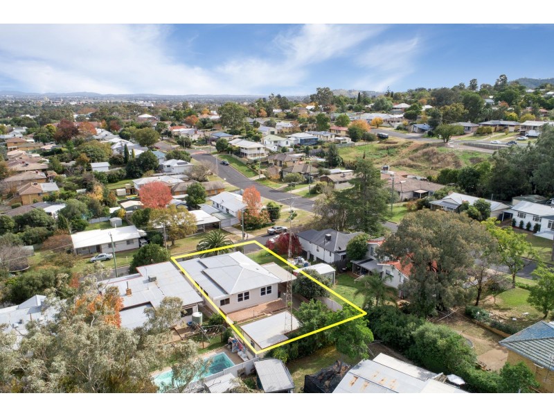 2 Sapphire Crescent, East Tamworth NSW 2340