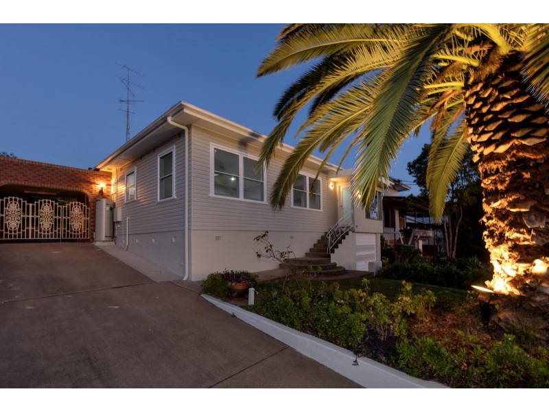 2 Sapphire Crescent, East Tamworth NSW 2340