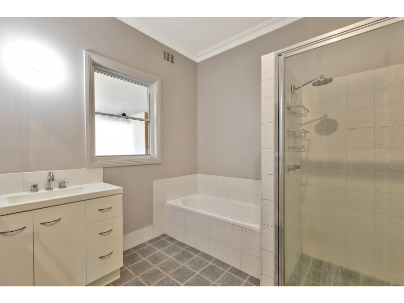 42 Gunnedah Road, West Tamworth NSW 2340