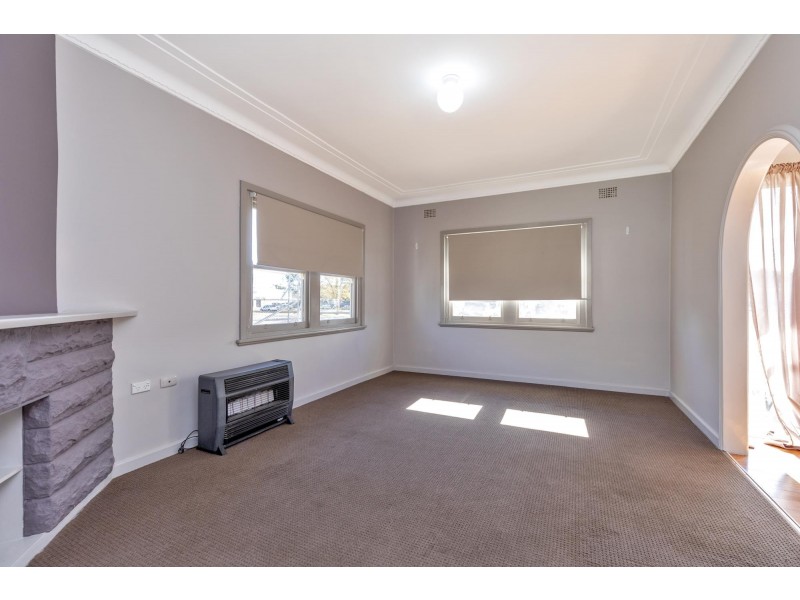 42 Gunnedah Road, West Tamworth NSW 2340