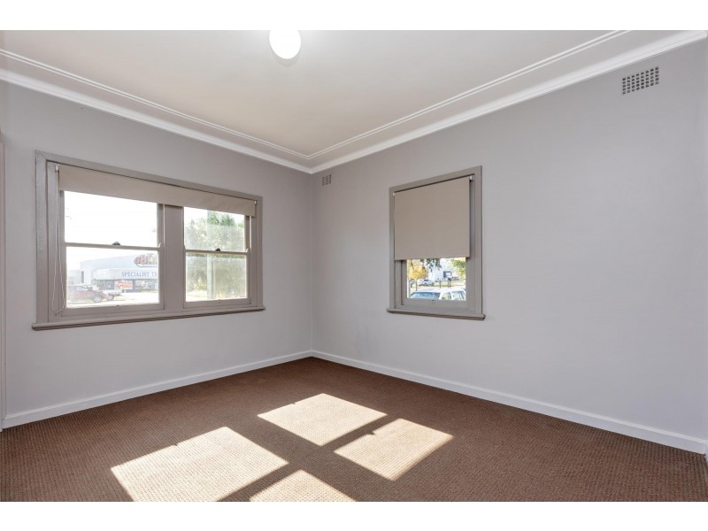 42 Gunnedah Road, West Tamworth NSW 2340