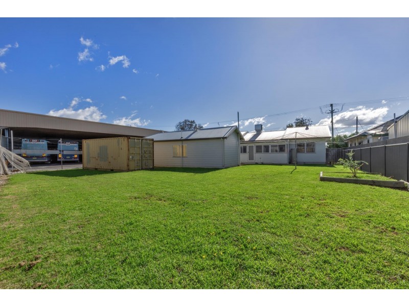 42 Gunnedah Road, West Tamworth NSW 2340