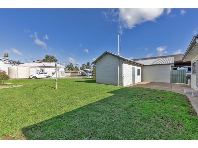 42 Gunnedah Road, West Tamworth NSW 2340