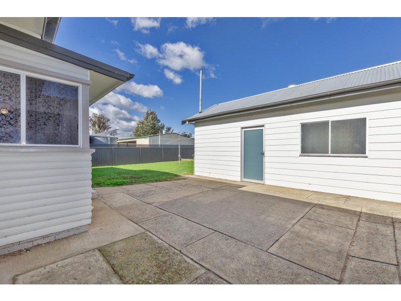 42 Gunnedah Road, West Tamworth NSW 2340