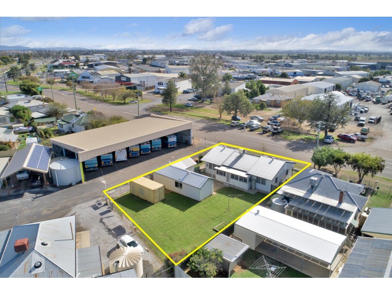 42 Gunnedah Road, West Tamworth NSW 2340