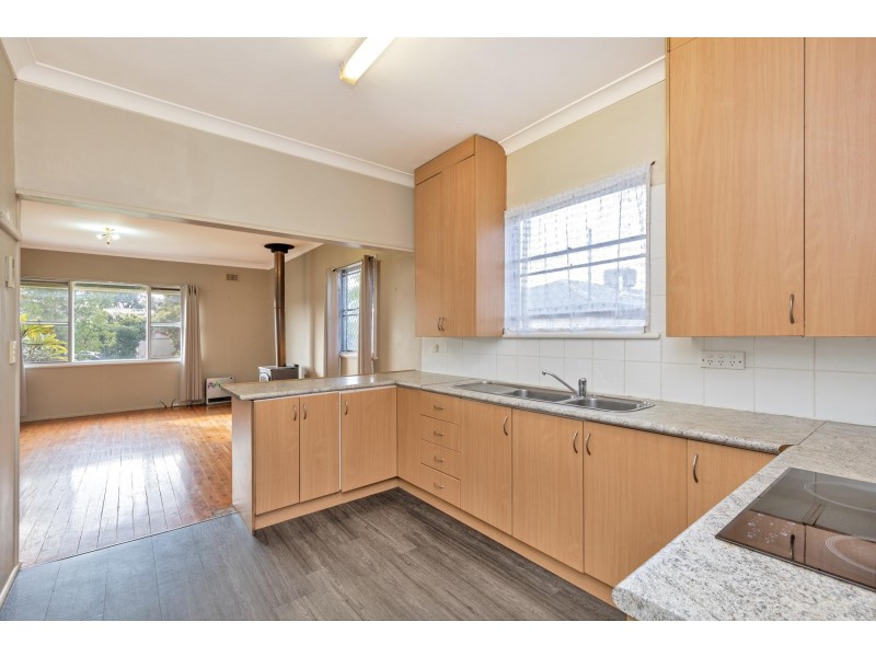 21 Woodstock Street, South Tamworth NSW 2340