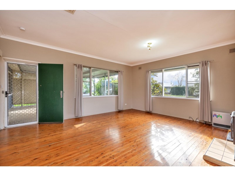 21 Woodstock Street, South Tamworth NSW 2340