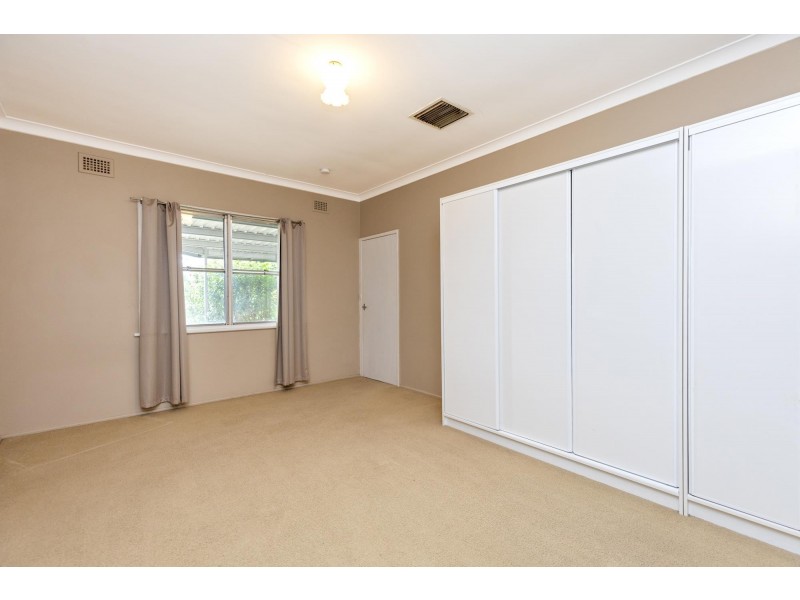 21 Woodstock Street, South Tamworth NSW 2340