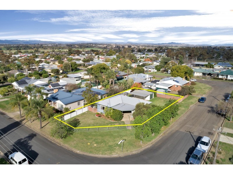 21 Woodstock Street, South Tamworth NSW 2340