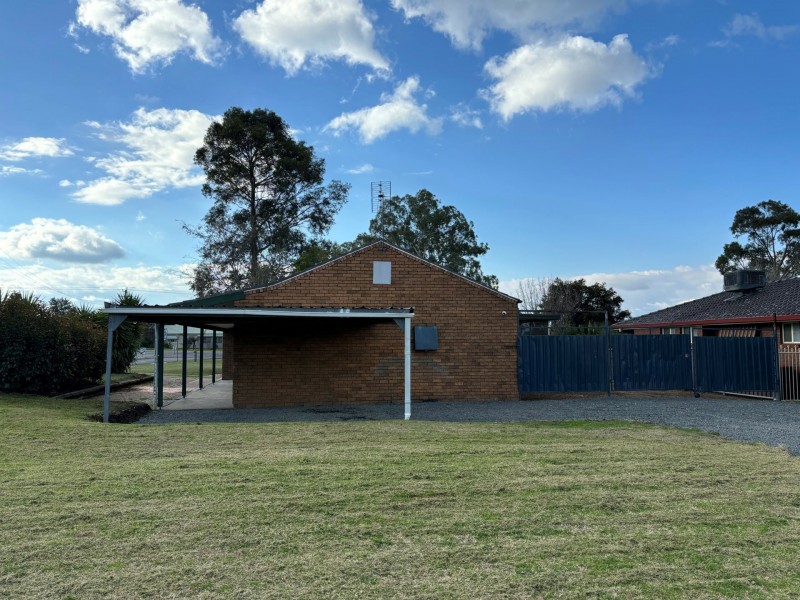 1 Nowland Crescent, Westdale NSW 2340