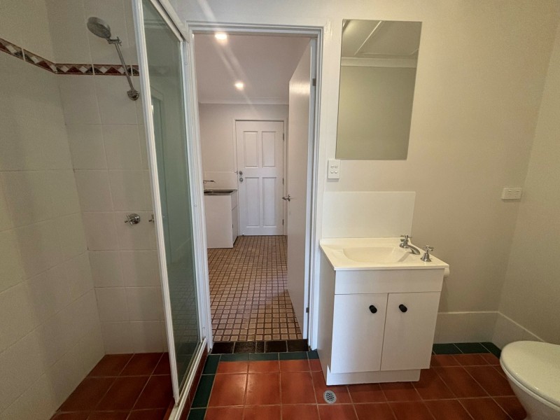 1 Nowland Crescent, Westdale NSW 2340