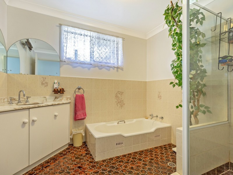 15 Minnamurra Crescent, Hillvue NSW 2340