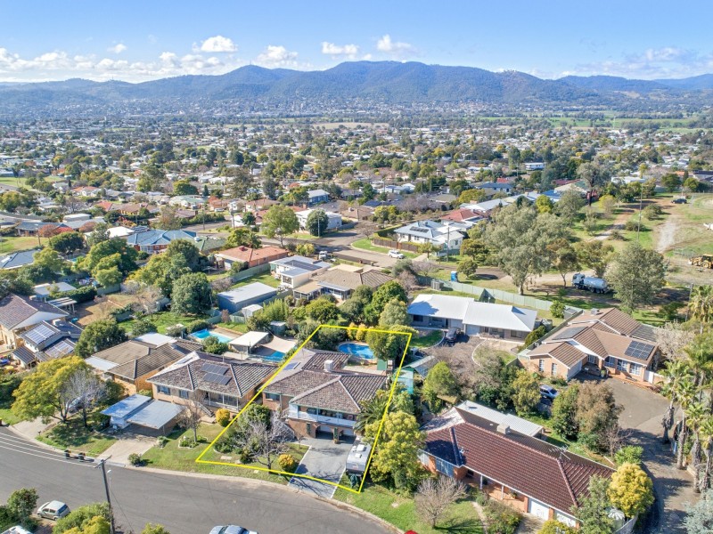 15 Minnamurra Crescent, Hillvue NSW 2340