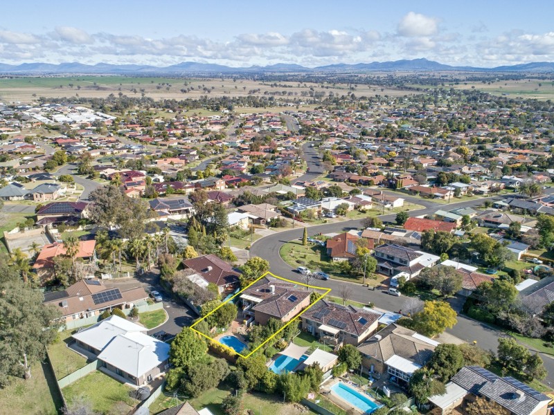 15 Minnamurra Crescent, Hillvue NSW 2340
