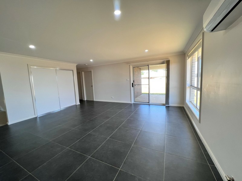 11 Explorers Way, Westdale NSW 2340