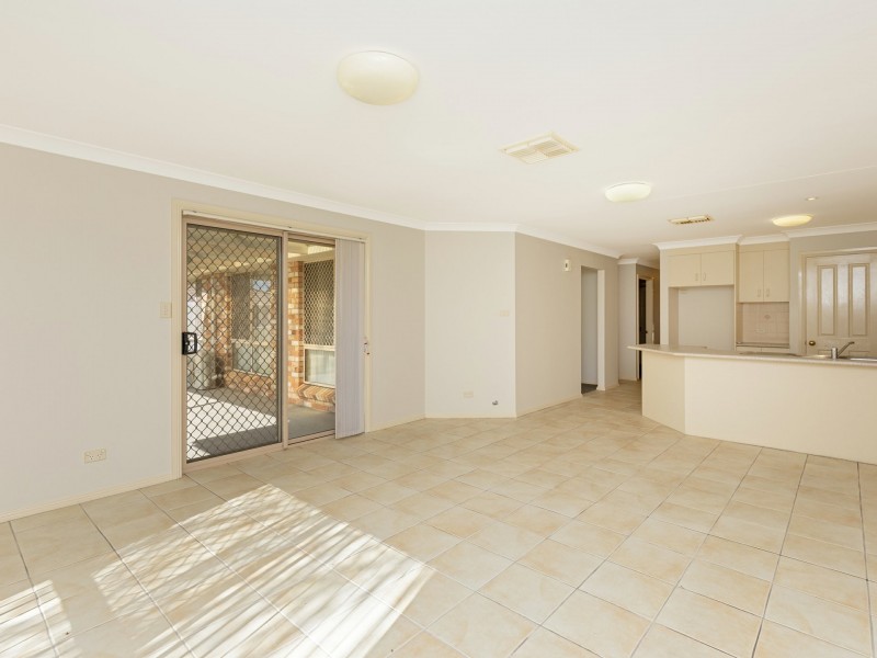 16 The Retreat, Hillvue NSW 2340