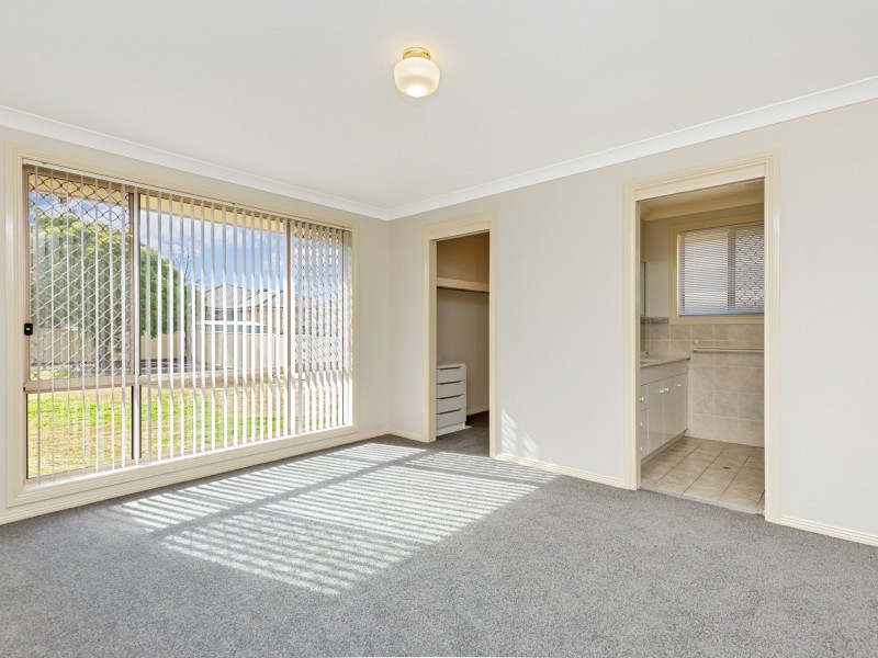 16 The Retreat, Hillvue NSW 2340