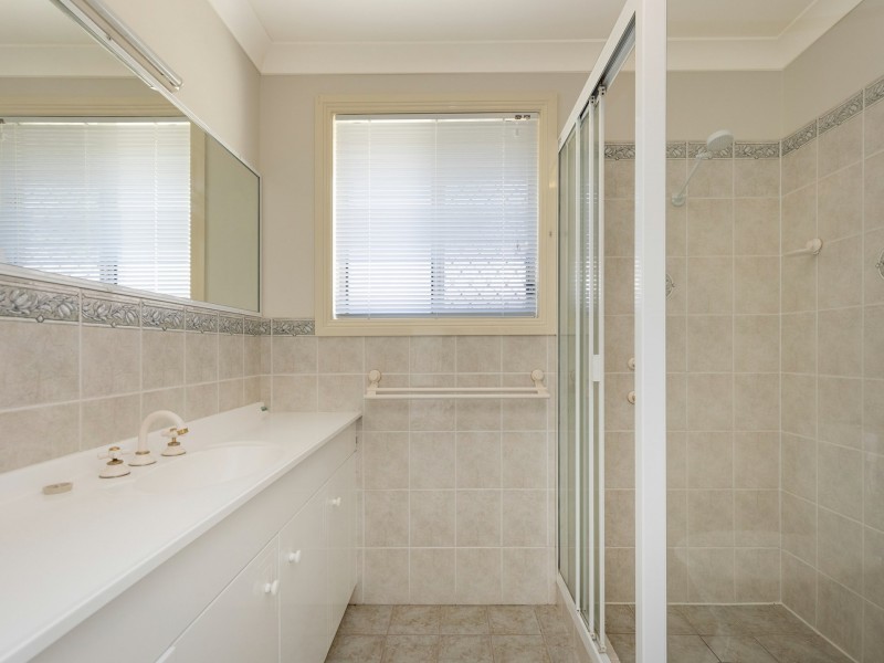 16 The Retreat, Hillvue NSW 2340