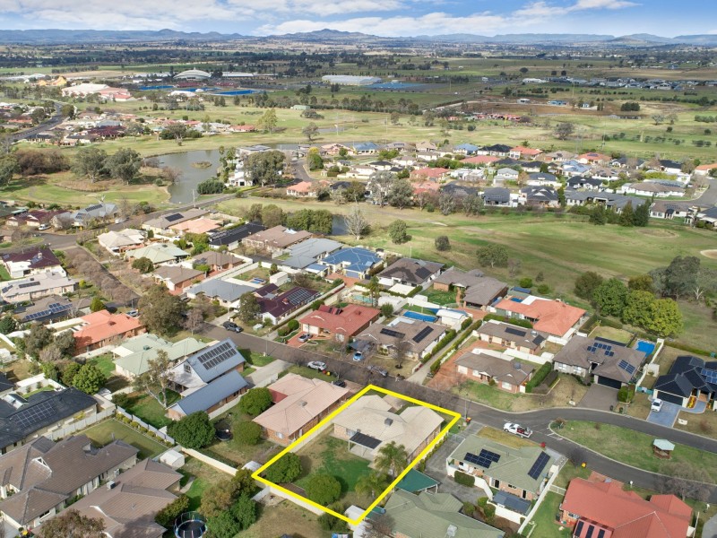 16 The Retreat, Hillvue NSW 2340