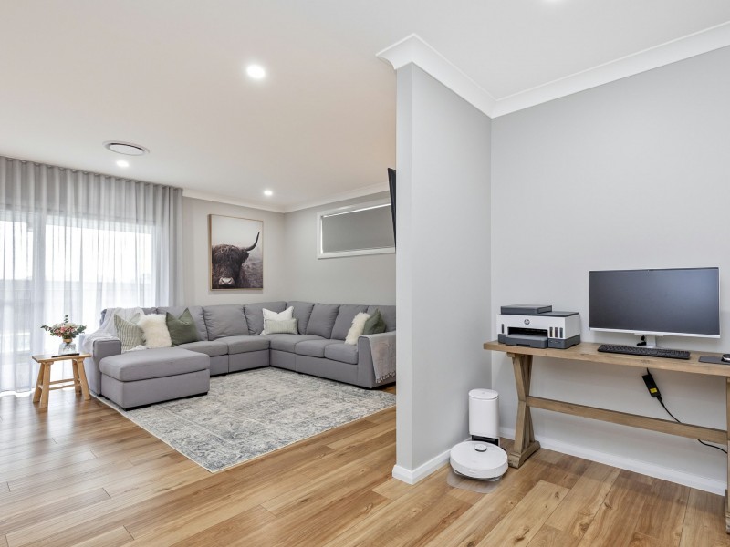 14 Angus Place, Calala NSW 2340