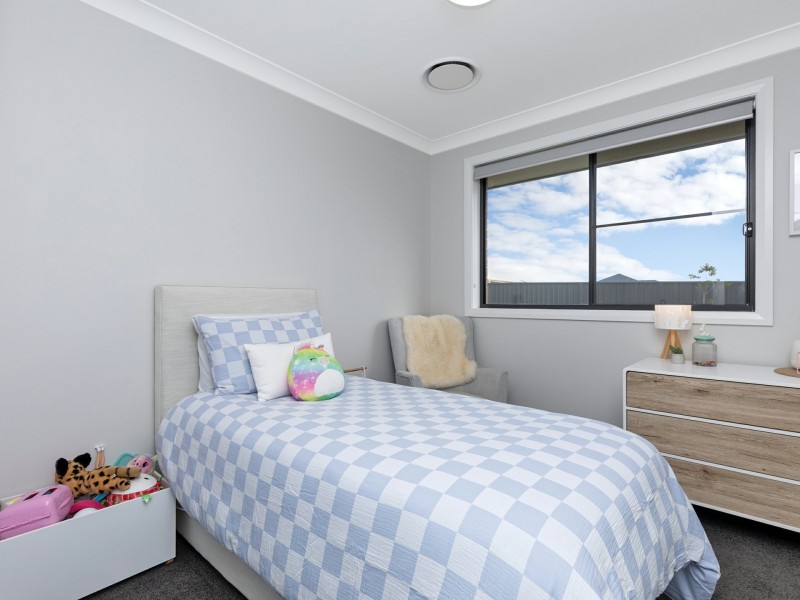 14 Angus Place, Calala NSW 2340