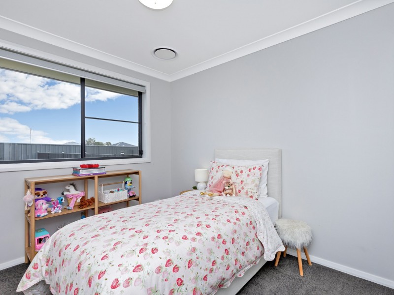 14 Angus Place, Calala NSW 2340