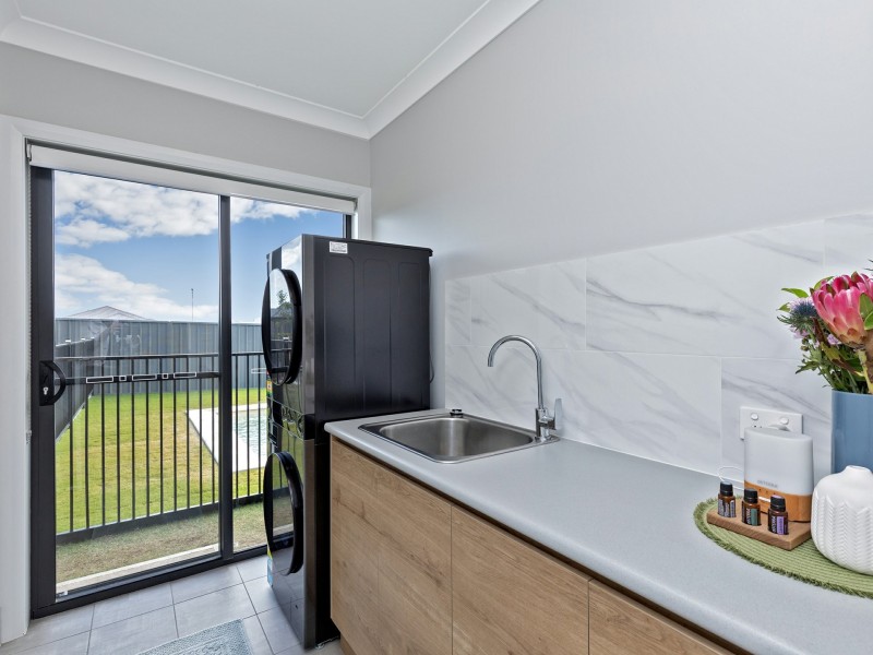 14 Angus Place, Calala NSW 2340