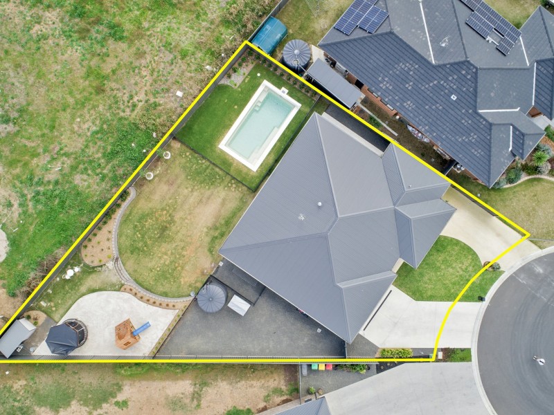 14 Angus Place, Calala NSW 2340