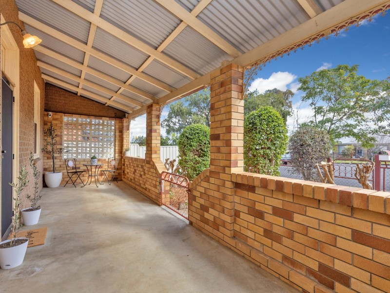 25 Roderick Street, East Tamworth NSW 2340