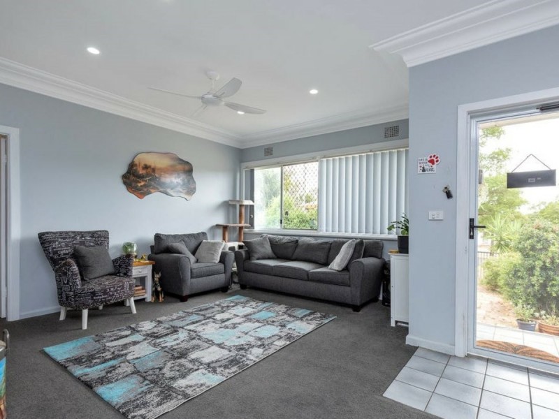 9 Central Avenue, South Tamworth NSW 2340