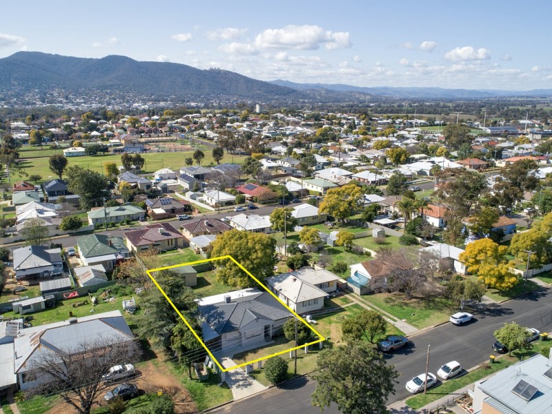 14 Parry Street, West Tamworth NSW 2340