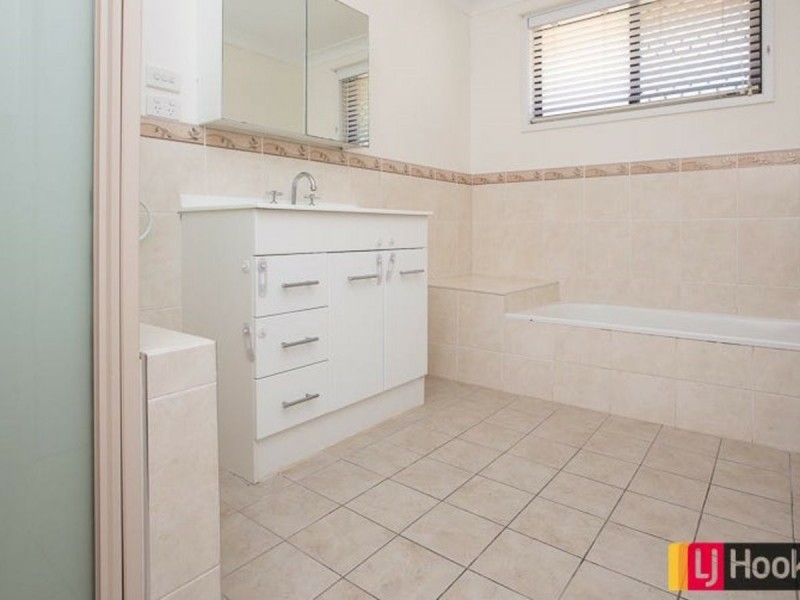 33 Harrier Parade, Calala NSW 2340