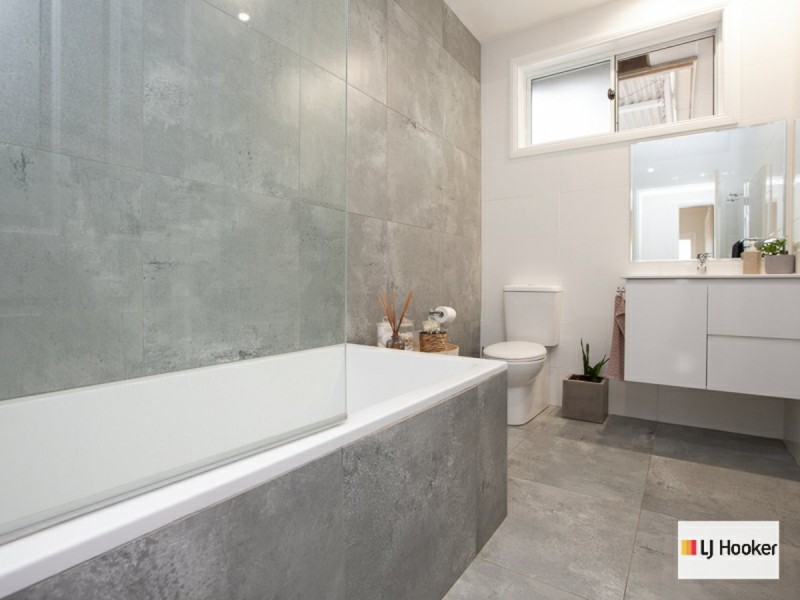 24 Dowell Avenue, East Tamworth NSW 2340
